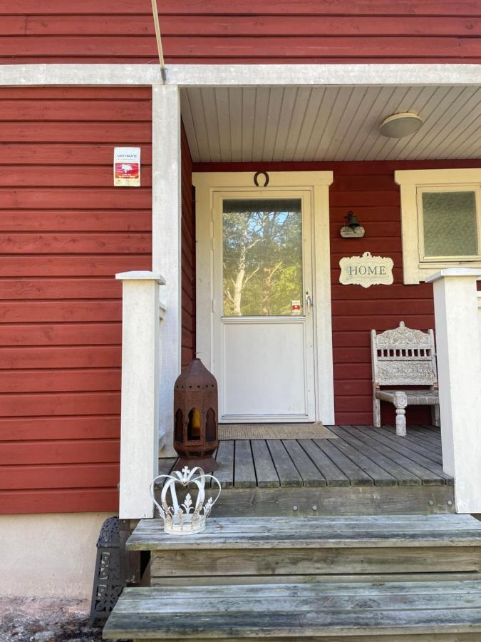 Charmigt Hus Pa Vindoe Estocolmo Exterior foto