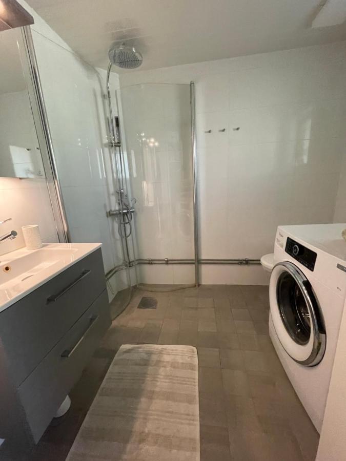 Charmigt Hus Pa Vindoe Estocolmo Exterior foto