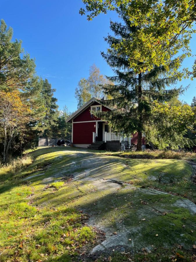 Charmigt Hus Pa Vindoe Estocolmo Exterior foto